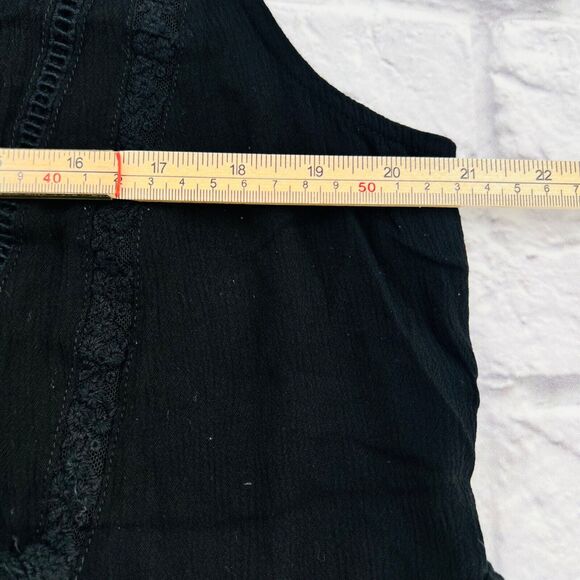 Torrid Sleeveless Tank Shirt Women's Size 1 Black V Neck Covered Button - Picture 7 of 9